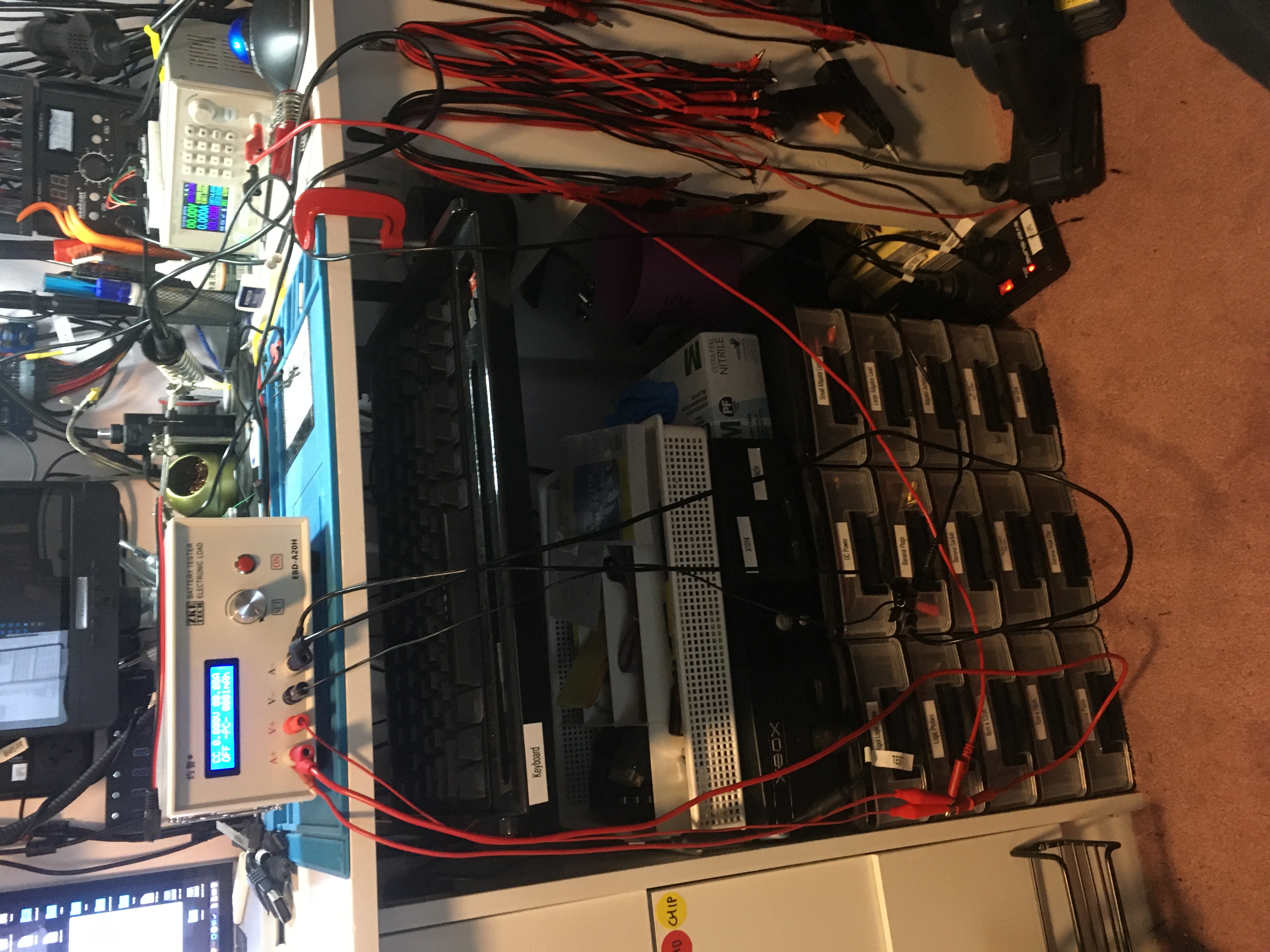 The cabling for the electronic load